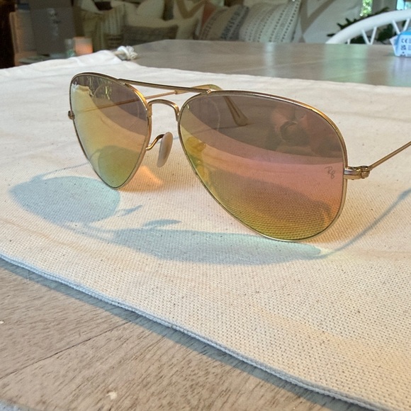 RAY-BAN Mirrored Aviator Sunglasses in Pink Rose Gold EUC - Picture 7 of 13